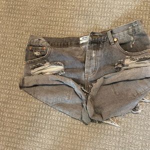 Washed grey cutoff bandits